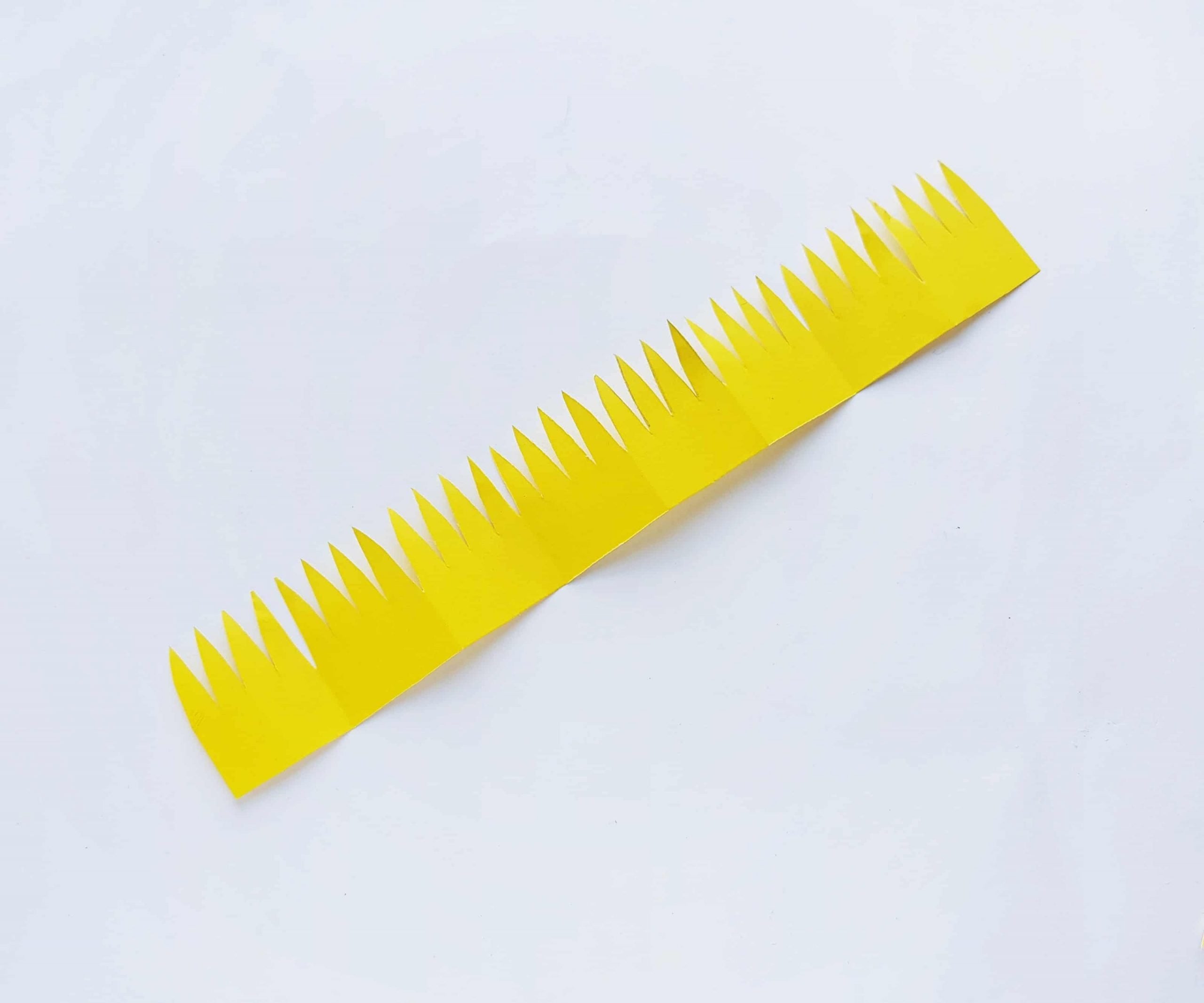 Super cute and simple New Year Craft Firecracker! There's something magical about a new year. Kids will love these super cute firecracker crafts.