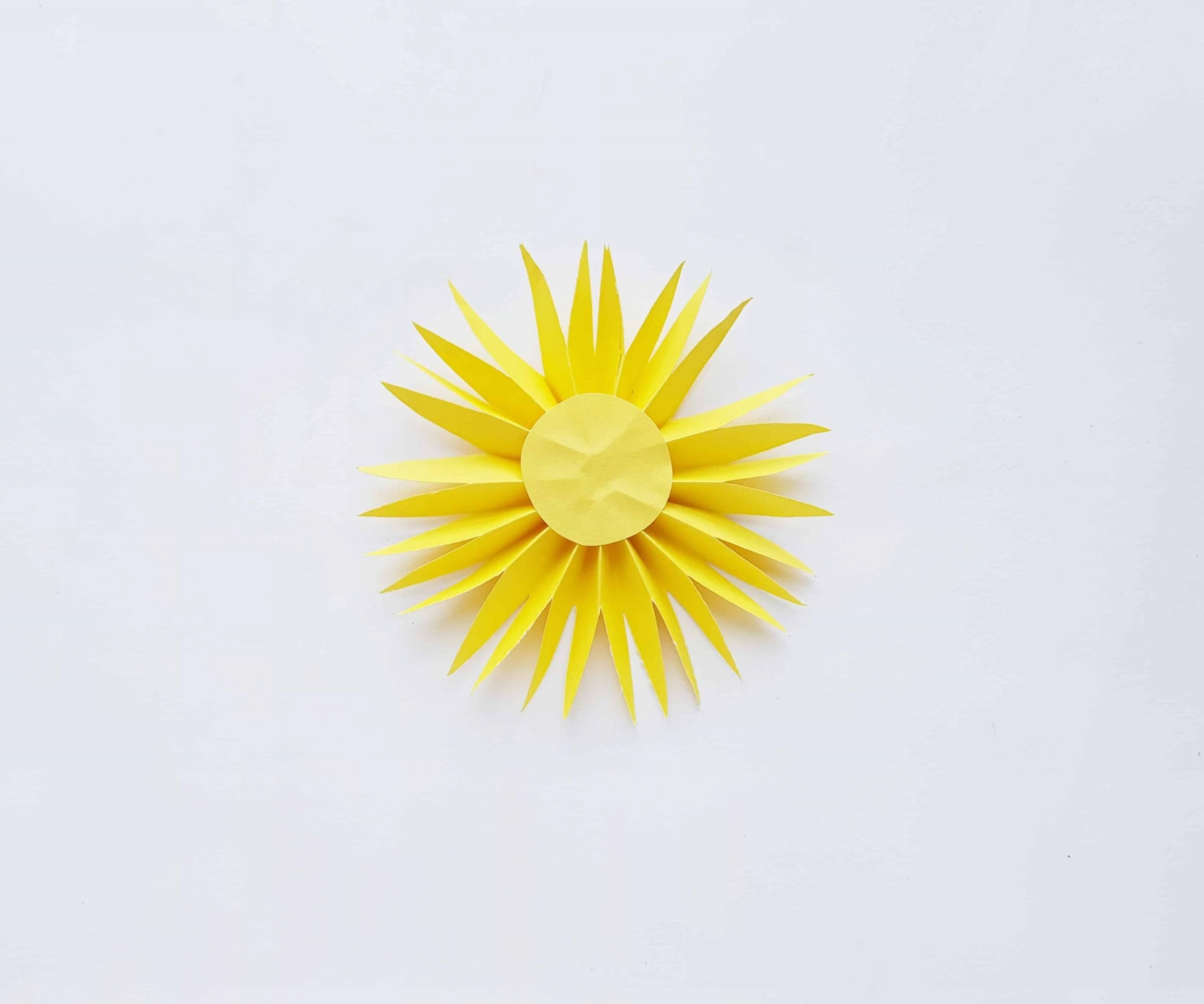 Super cute and simple New Year Craft Firecracker! There's something magical about a new year. Kids will love these super cute firecracker crafts.