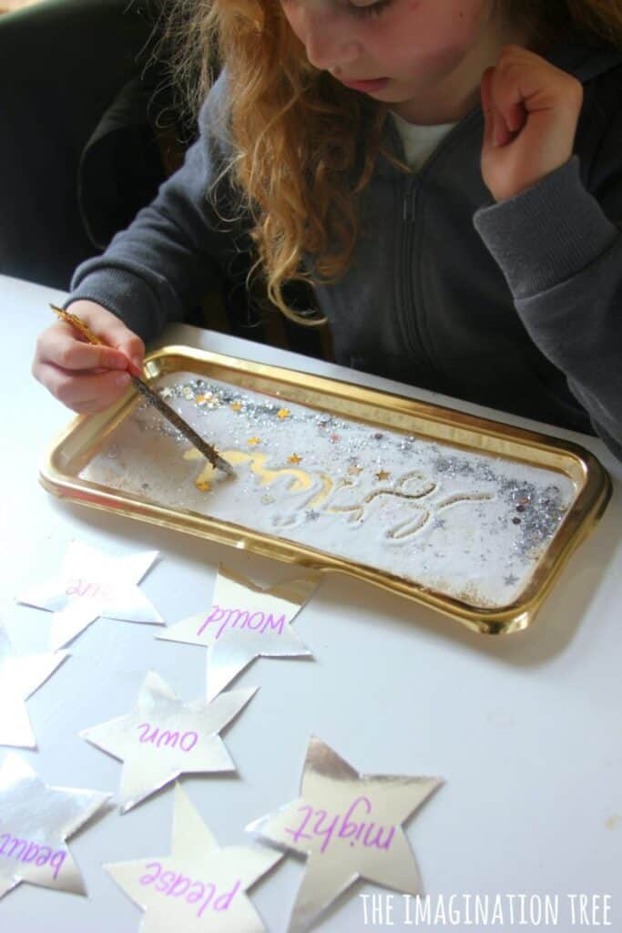 Looking for some easy to use Tracing Letter a Worksheets letters a to z formation guide and acitvities? These printables and ideas will work to support fine motor skills and hand-eye coordination in kids between the ages of 2-5.