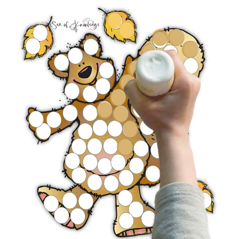 Have you got dot markers on hand? Want to get toddlers and preschoolers working on their fine motor skills? These Thanksgiving Dot Printables are a fun way to work on hand-eye coordination, they are so much fun for little hands.