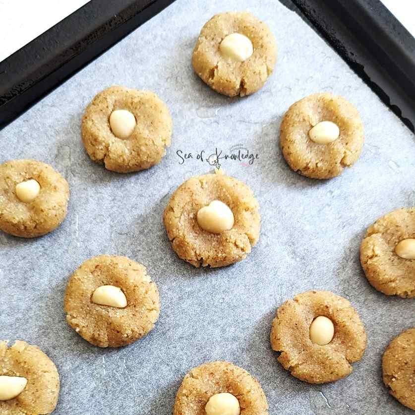 If you're looking for a quick and easy cookie recipe that's also gluten-free, these 3-ingredient almond flour peanut butter cookies are a great option! Not only are they delicious, but they're also super simple to make.