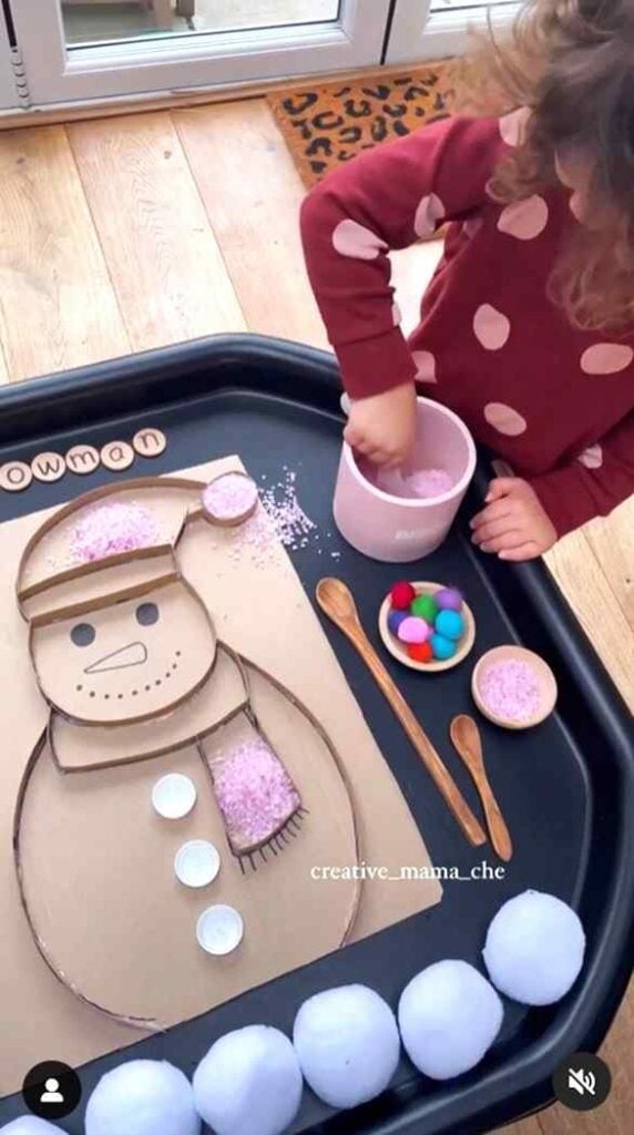 Dive into snowy playtime with these 'Snowman Fill using Cardboard' activity. It's a delightful play invitation for toddlers and preschoolers.