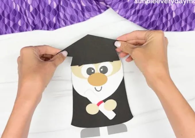 The gnome graduation craft is quirky, cute, and guaranteed to make your kids giggle. It’s a fun mix of cutting, gluing, and personality-filled decoration.