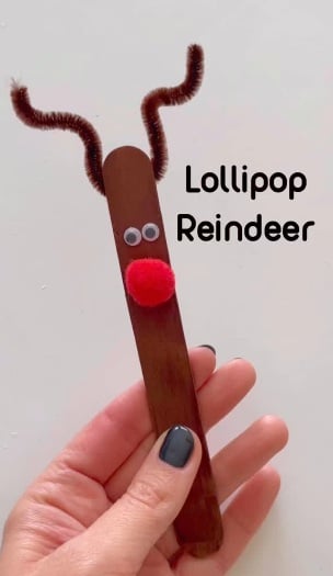 Craft stick reindeer decoration for an easy Christmas craft activity